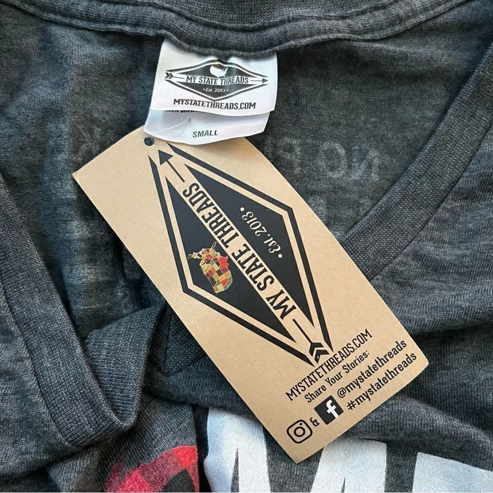 WISCONSIN LADIES V-NECK TEE‎ | HOME | PLAID - Picture 10 of 12